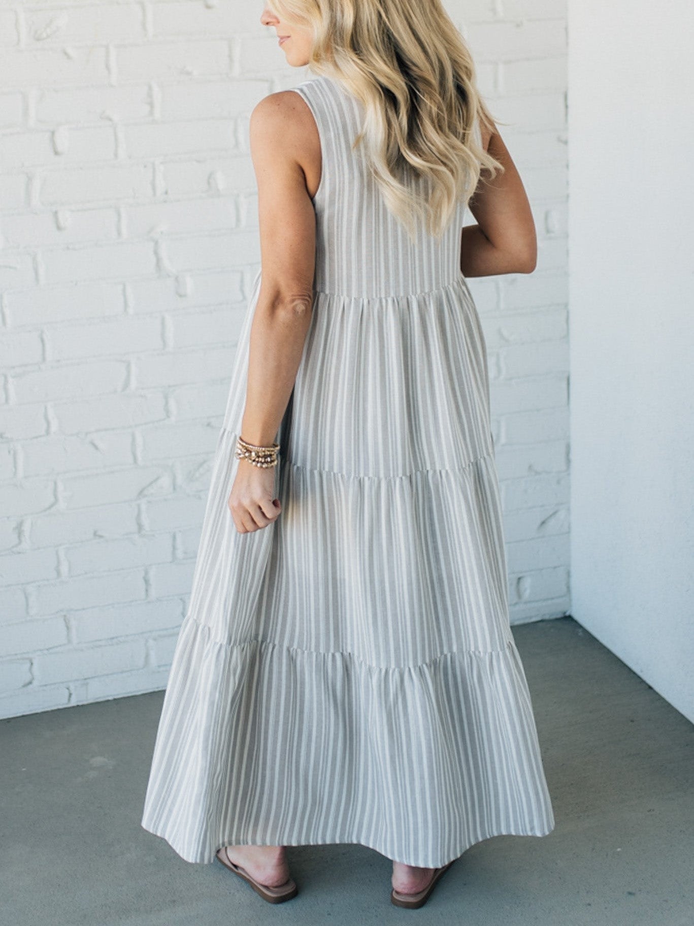 Women's V Neck Striped Button Front Tiered Dress👗
