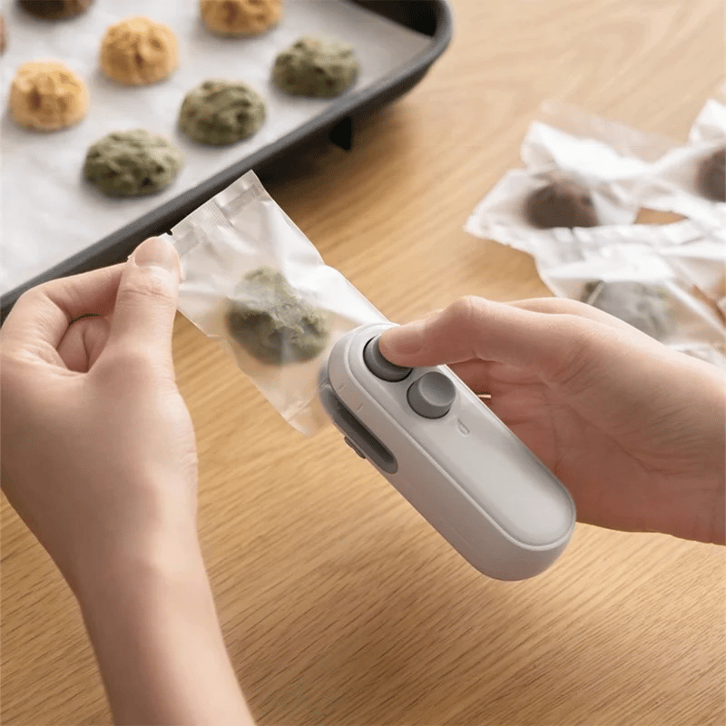 ✨Last Day 70% OFF💥2-in-1 Rechargeable Magnetic Snack Sealer Household Mini Sealing Machine