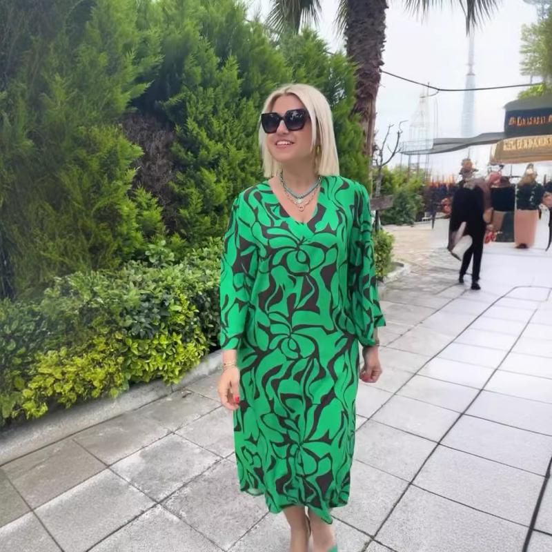 🌸Elegant Printed Dress for Plus-Size Women