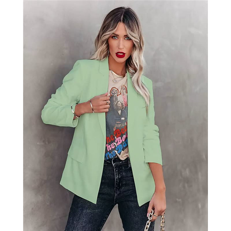 Long-sleeved blazer with a slim fit