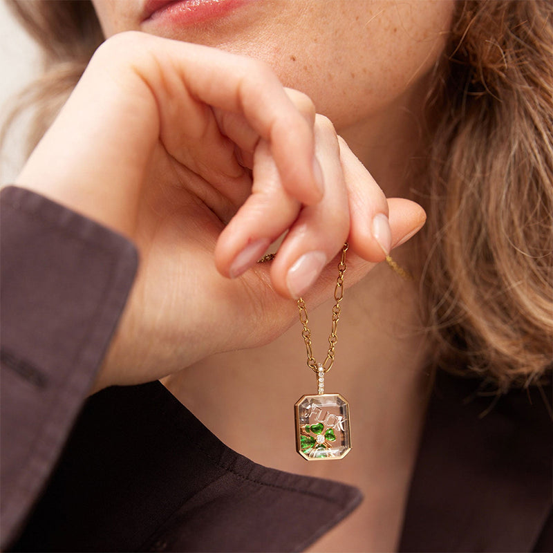 ✨ Vintage Vibe Locket Pendant – Retro Chic for Daily/Date Outfits